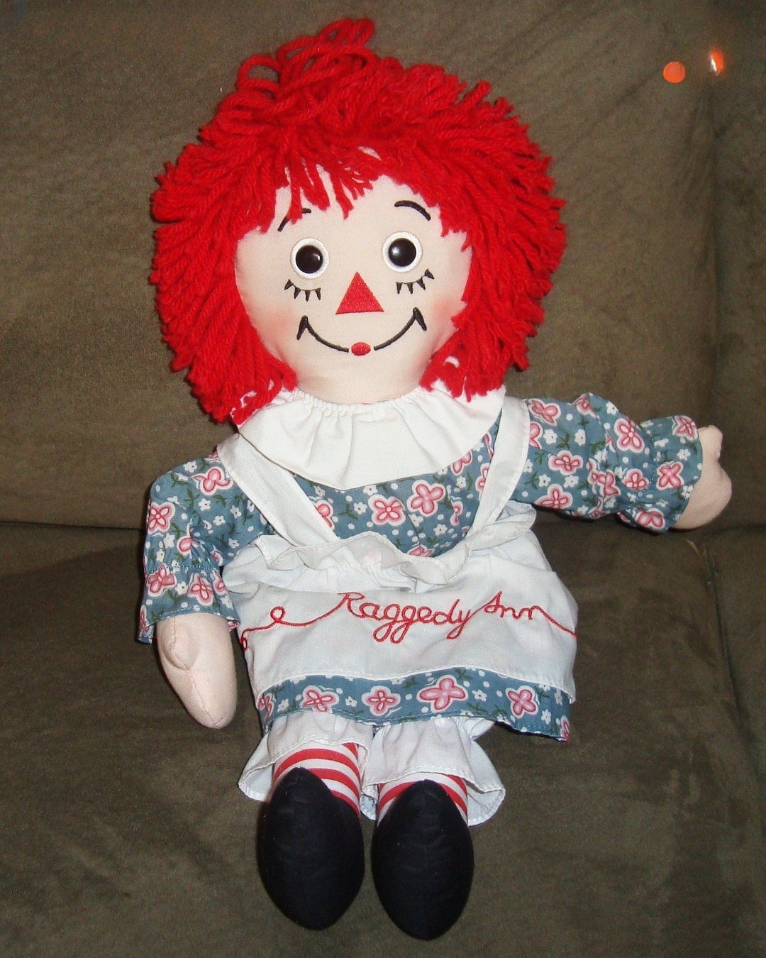 Poor Janitor Buys Old Doll at Flea Market, Gives