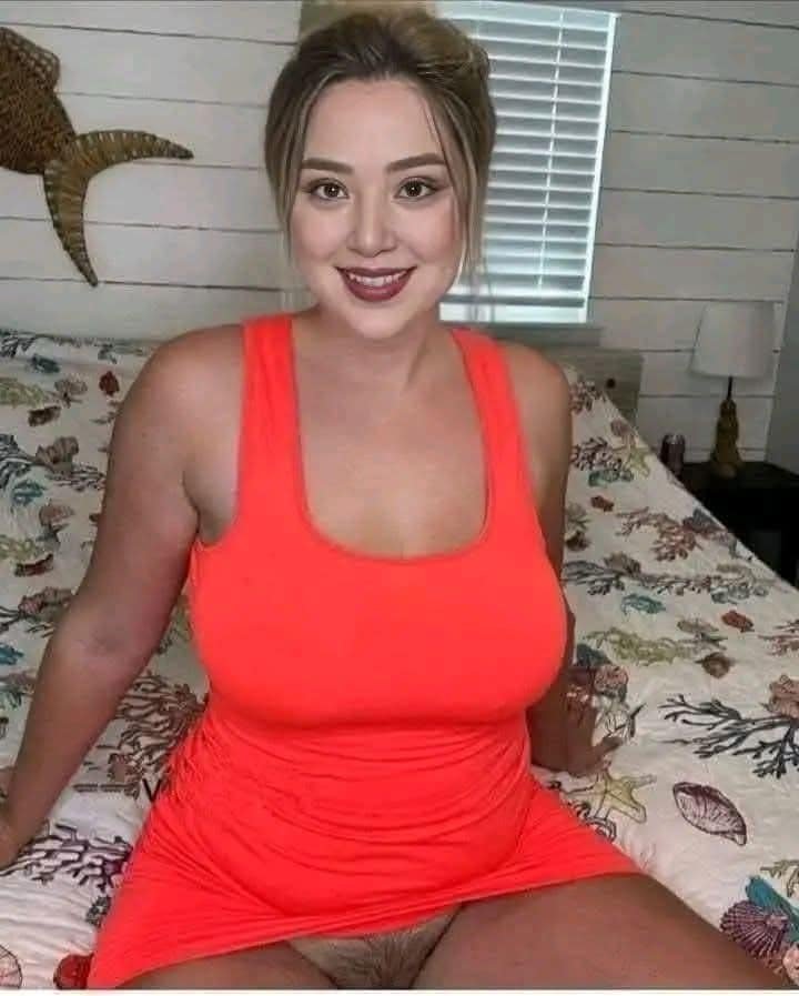 She Smiles in the Photo… But No One Knew the Pain She Was Hiding Inside