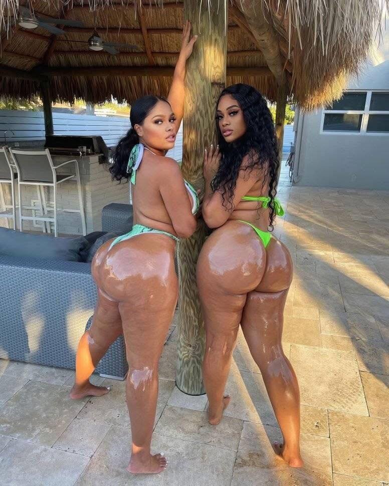 Bikini Models Heat Up the Beach in New Summer Campaign