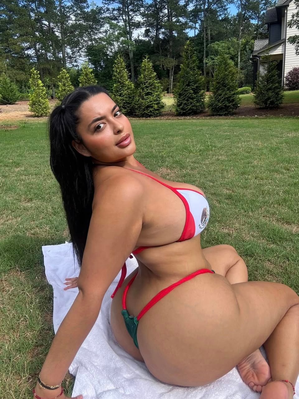 Magnificent Muse: Model from Mexico Shines Bright