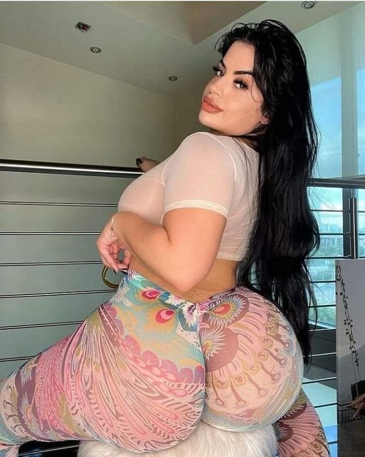 Title: Curvy Confidence: Trying New Leggings