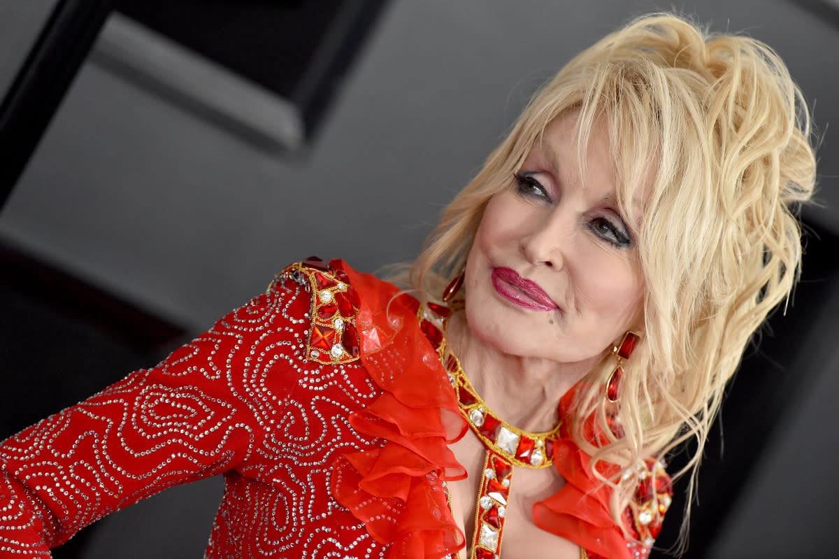 Dolly Parton, 79, Makes Emotional Confession: “I’ve Carried My Pain Inside Me