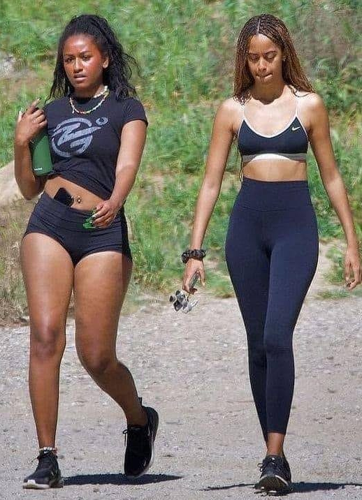 Malia and Sasha Obama party with rapper Drake