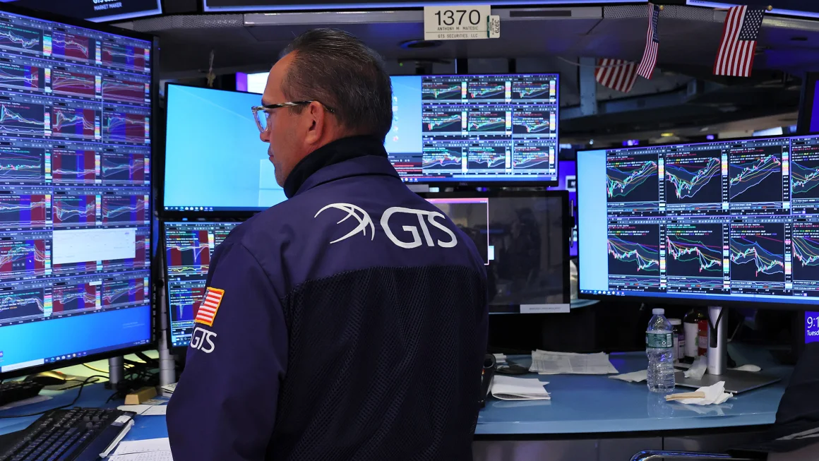 Stocks drop as Trump claims China has āviolatedā trade agreement