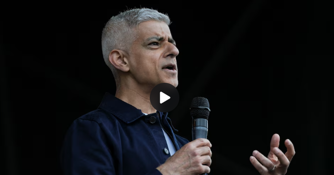 Students shut out of US by Trump should come to UK, London mayor says