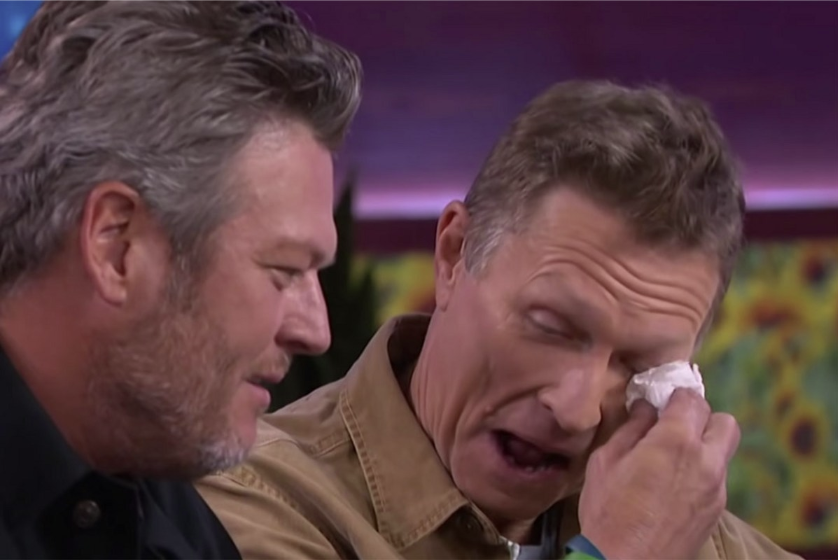 Blake Shelton & Kelly Clarkson Cry After Craig Morgan Sings ‘The Father, My Son, And The Holy Ghost’